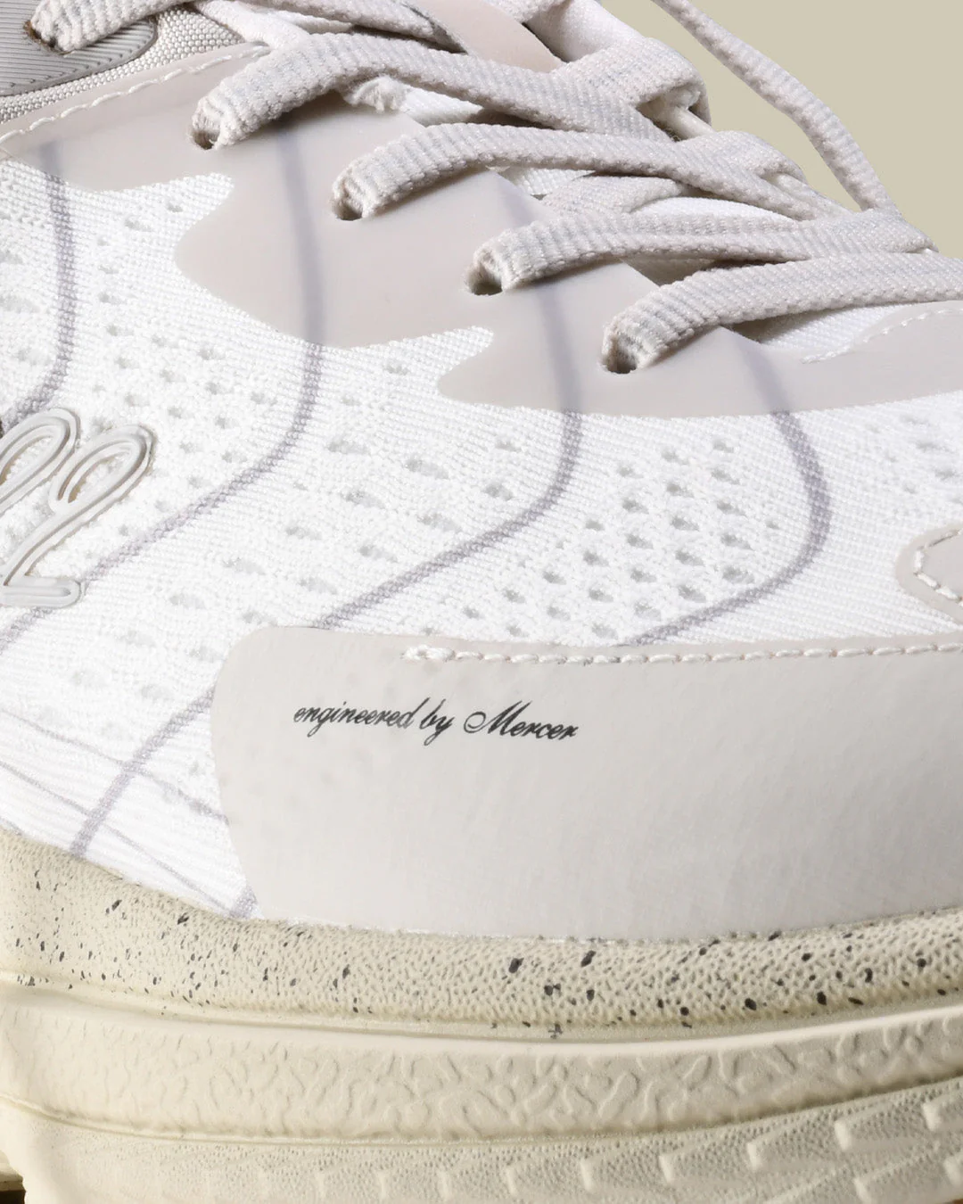 P22 Trail Running | Off White - Image 3